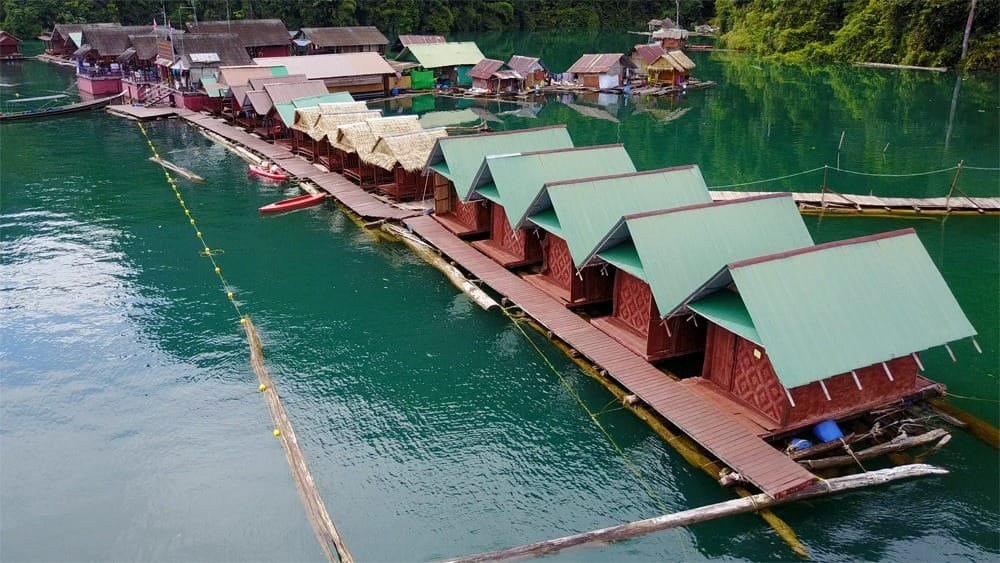 Озеро Чео Лан в парке Кхао Сок