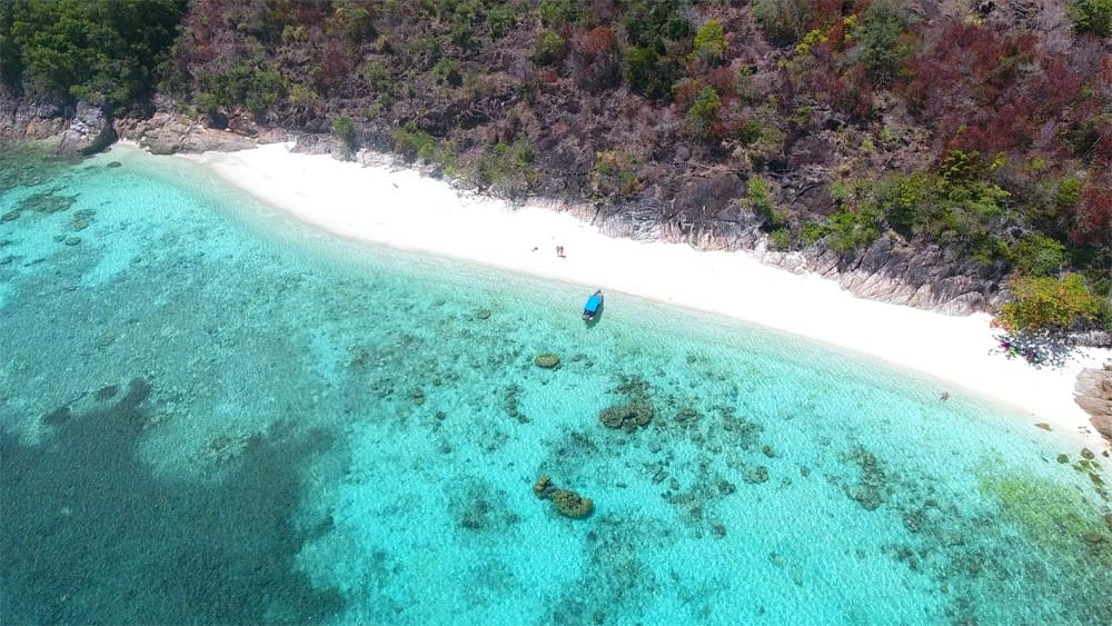 Romantic Beach Перхентианы