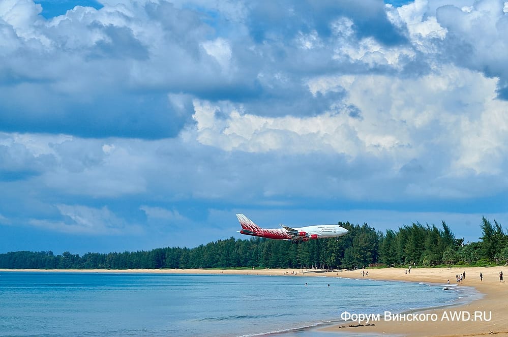 Пляж на Пхукете где садятся самолеты