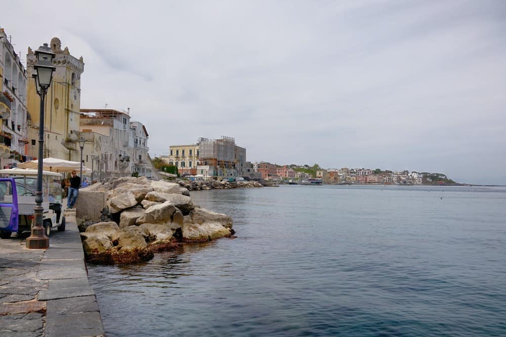 Искья как добраться