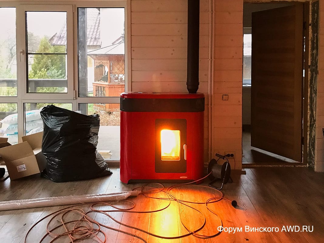 Камин на пеллетах с водяным контуром