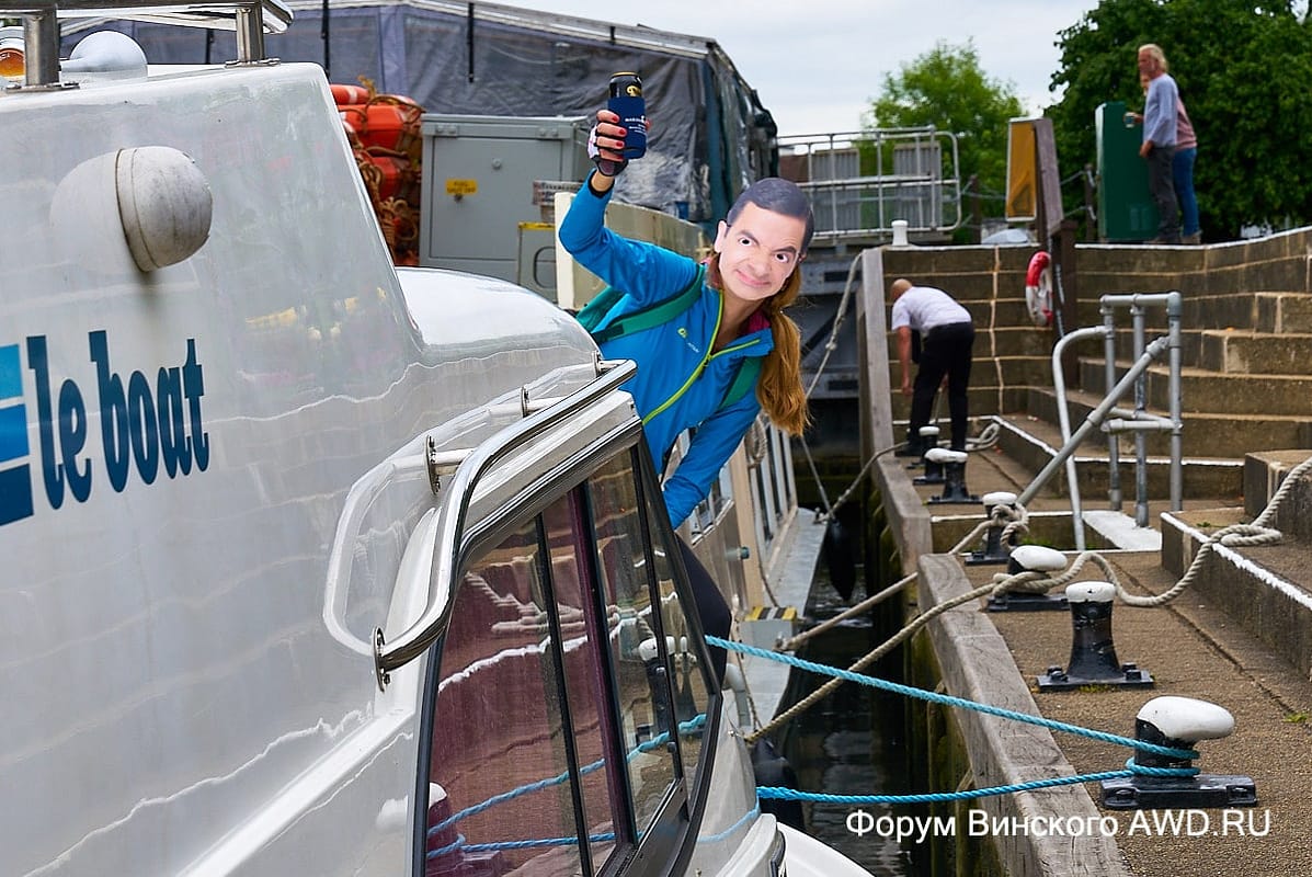 Прохождение шлюзов на Темзе, круиз по Темзе