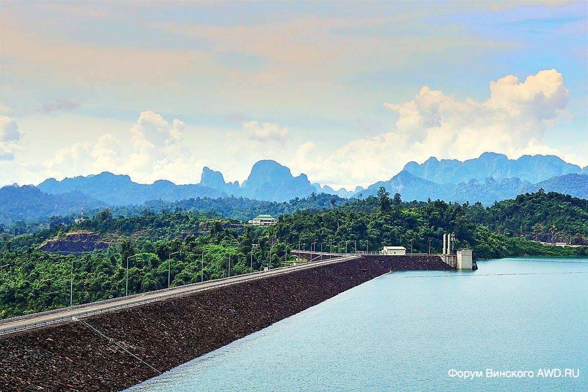 Озеро Чео Лан в парке Као Сок