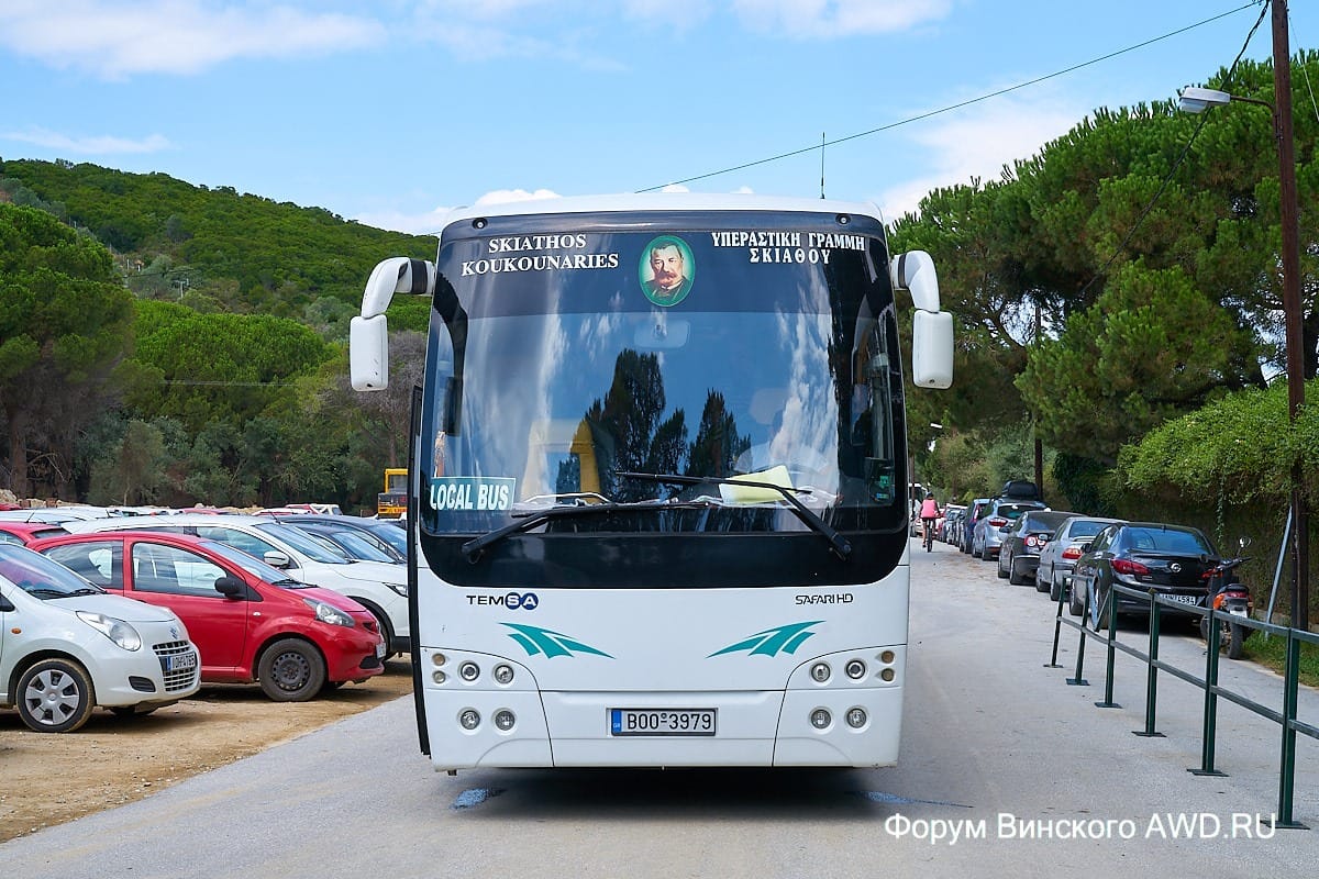 Автобусы до пляжа Кукунариес на острове Скиатос
