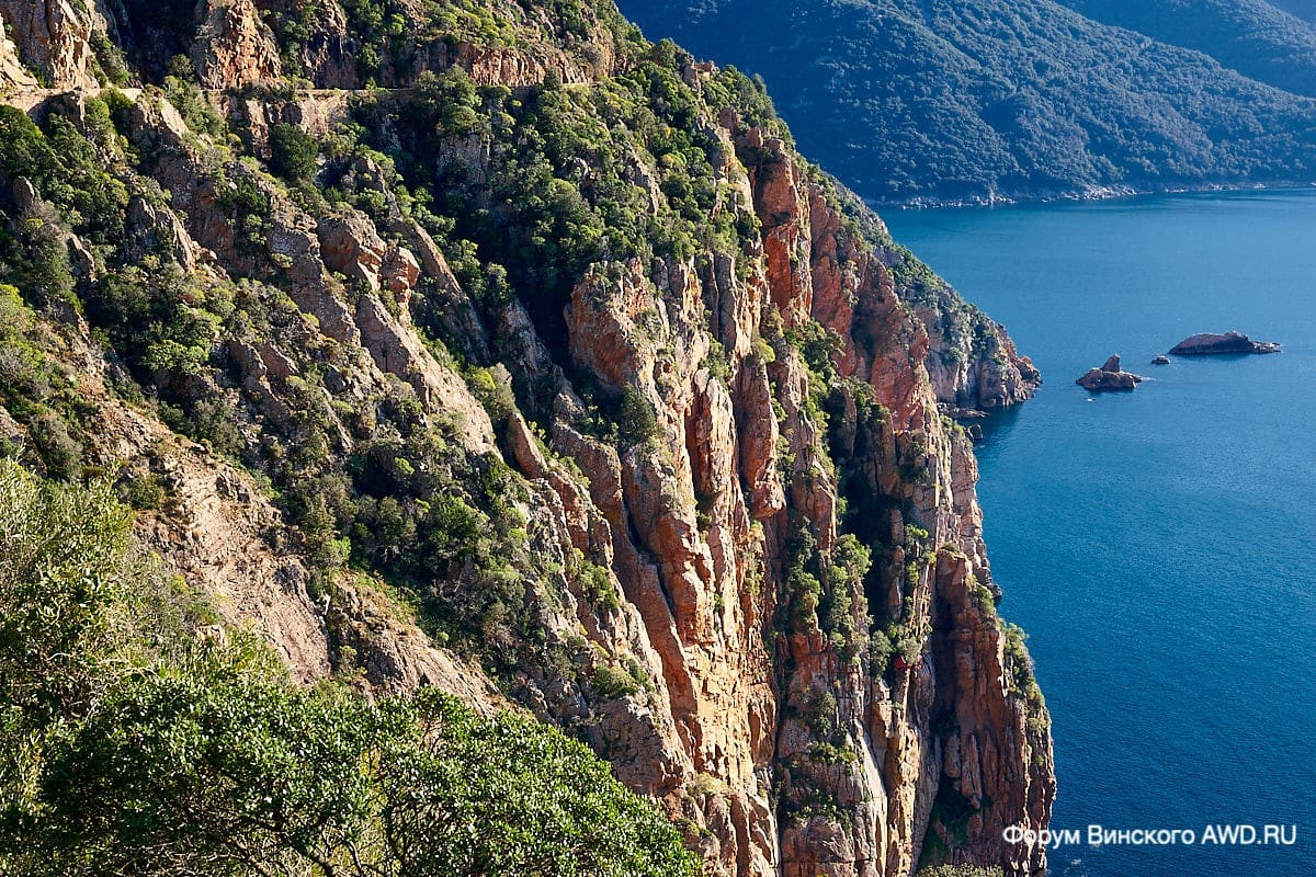 Красные скалы Скандола