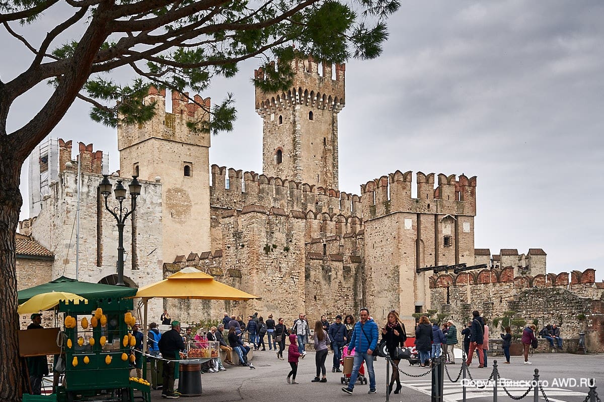 Сирмионе на озере Гарда