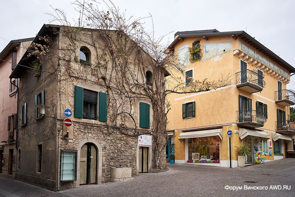 Сирмионе на озере Гарда