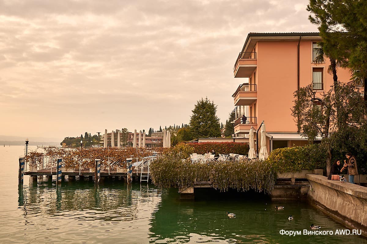 Сирмионе на озере Гарда