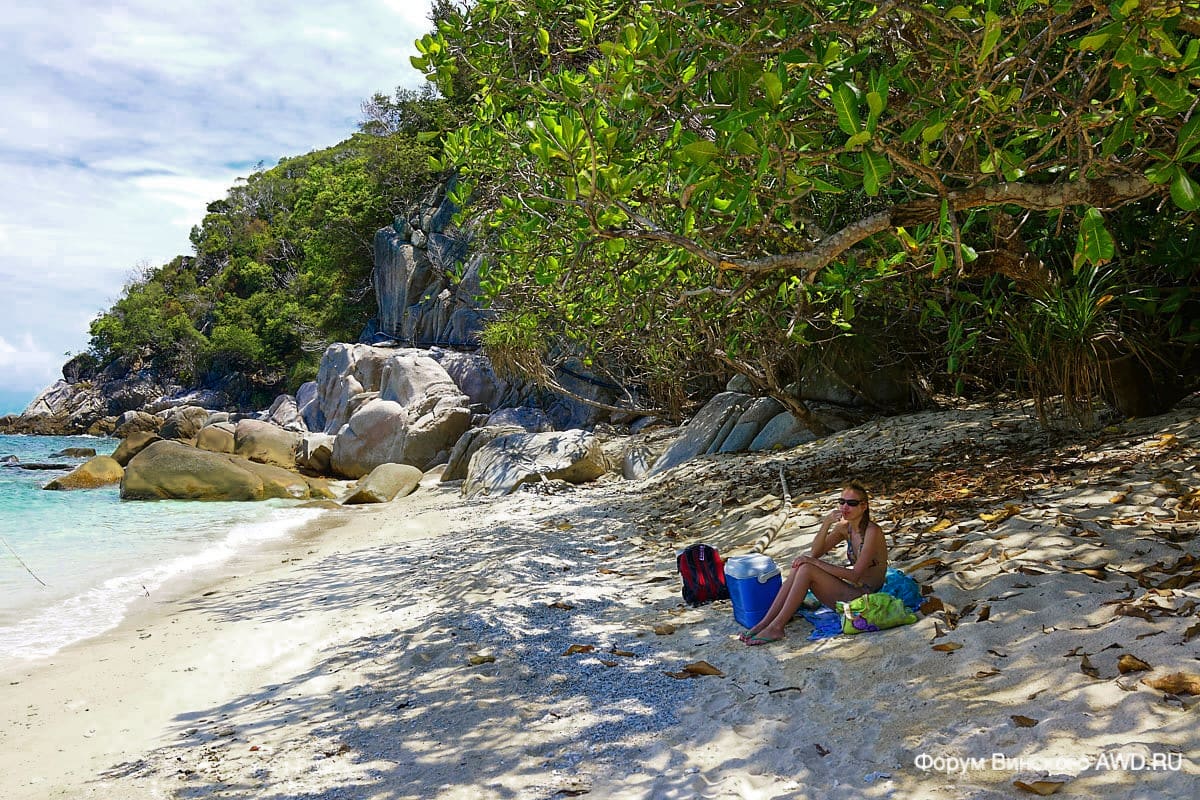 Bubbles Beach Перхентианы