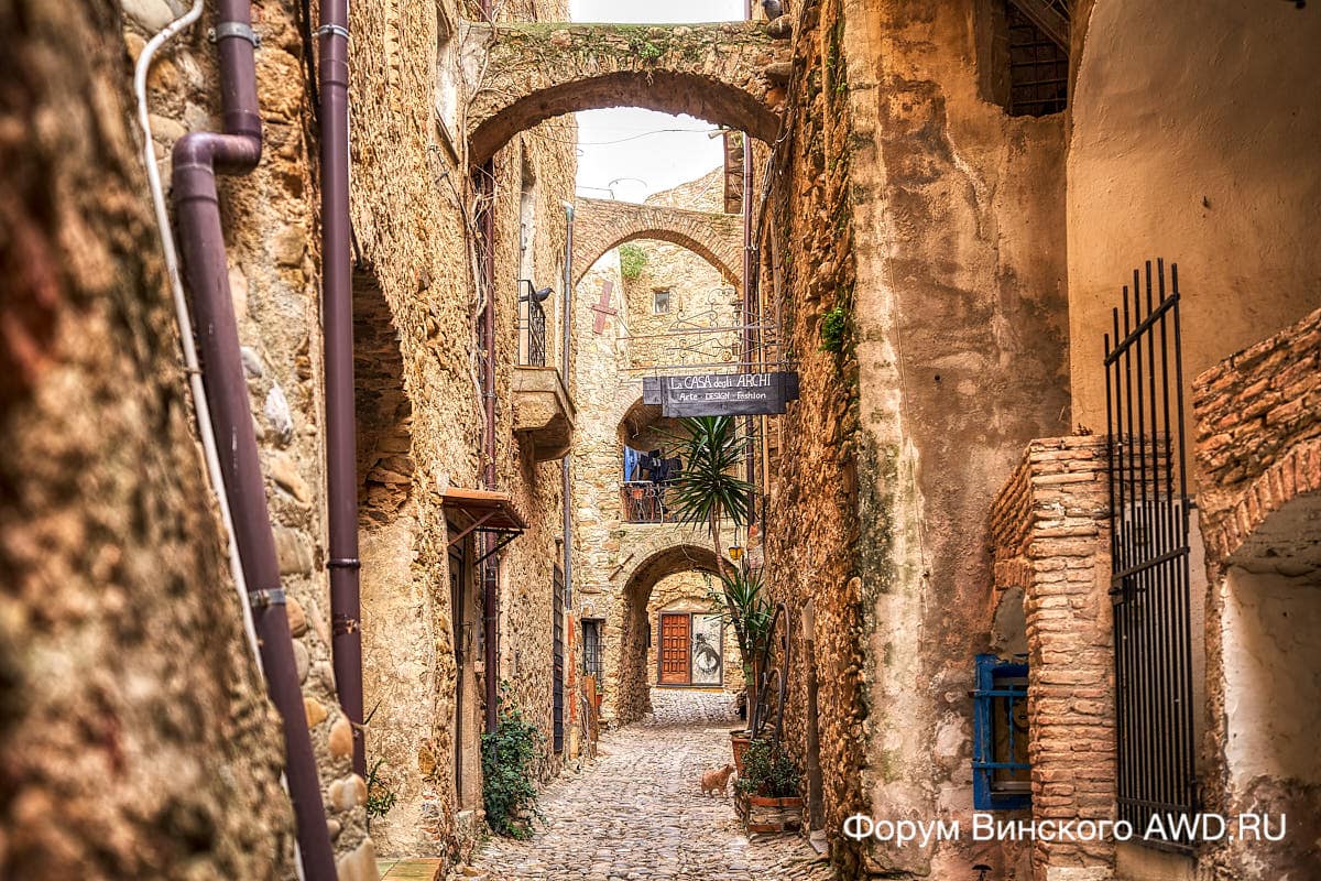 Буссана Веккья (Bussana Vecchia)