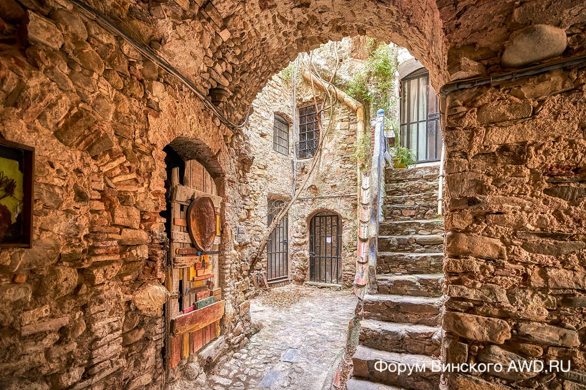 Буссана-Веккья (Bussana Vecchia)