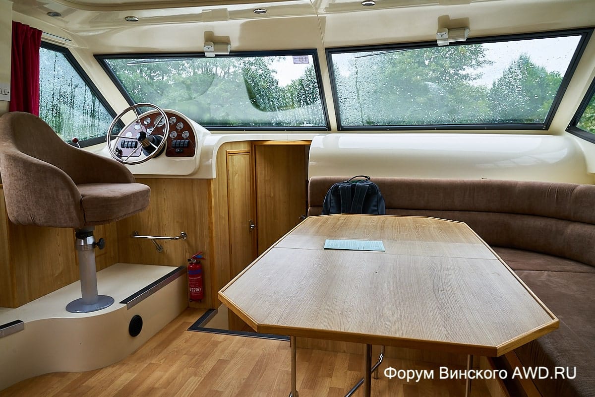 Royal Mystique внутри