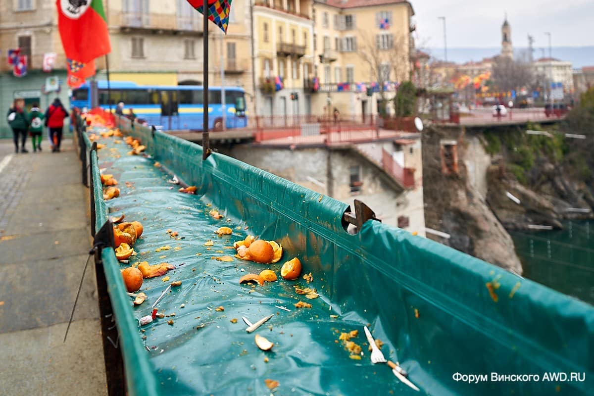 Карнавал в Ивреа (Италия)