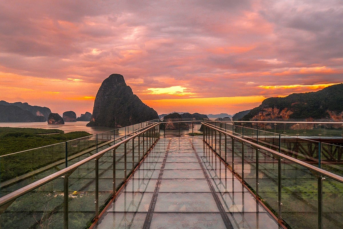 Стеклянный мост Beyond Skywalk Nangshi