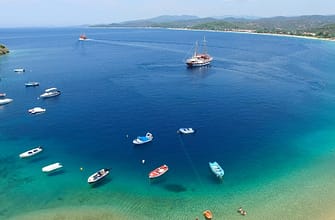 Пляж Торони