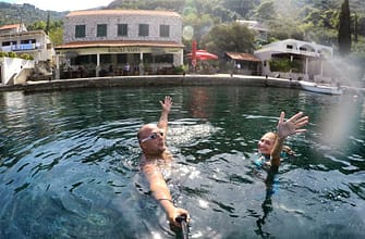 Куда поехать на море в августе