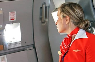 Не стесняйтесь благодарить стюардесс и пилотов