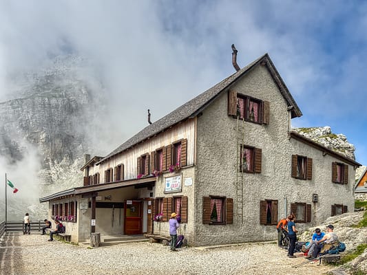 Озеро Колдай: лучший дневной маршрут в Доломитах