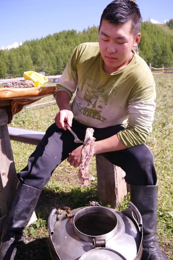 Монголия самостоятельно