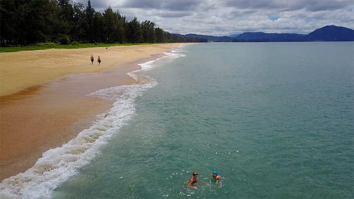 Пляж Май Кхао Пхукет фото