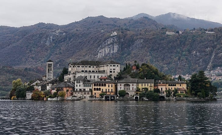 Озеро Орта фото