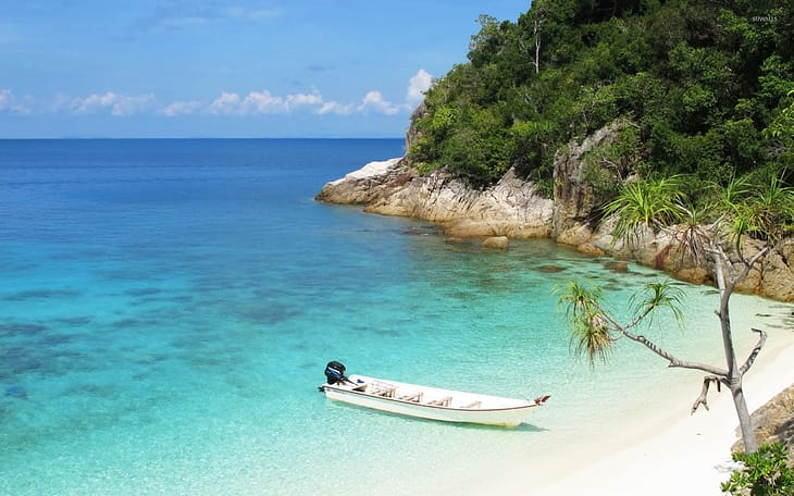 Куда поехать на море в июне