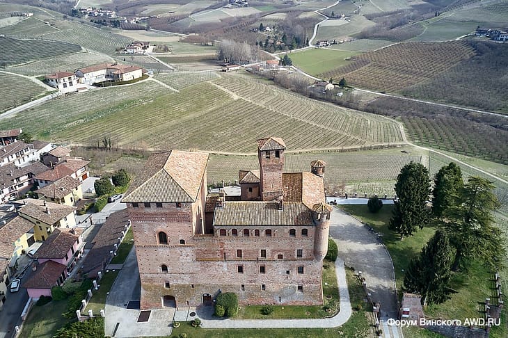 Гринцане-Кавур Альба Пьемонт