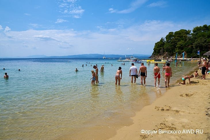 Пляж Кукунариес на острове Скиатос