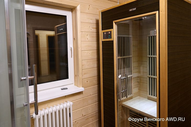 Кабина инфракрасной сауны в каркасном доме