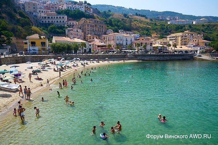 Калабрия Италия на майские