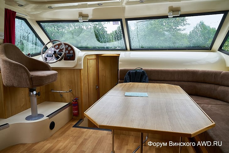 Royal Mystique внутри