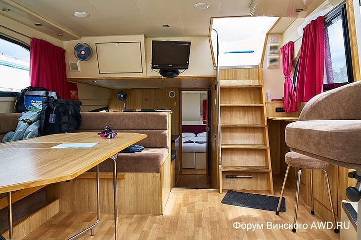 Хаусбот Royal Mystique фото