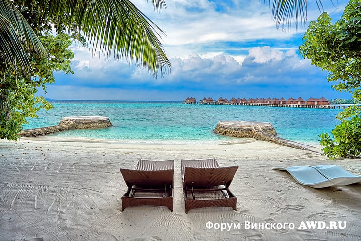 Пляж Nika Island Resort на Мальдивах