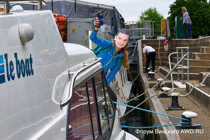 Прохождение шлюзов на Темзе, круиз по Темзе