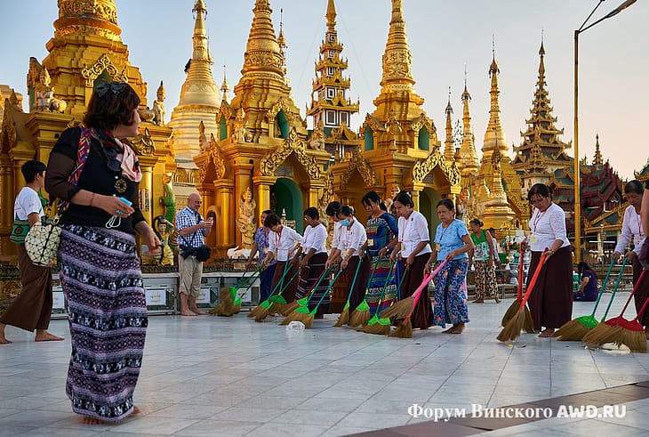 Шведагон на закате
