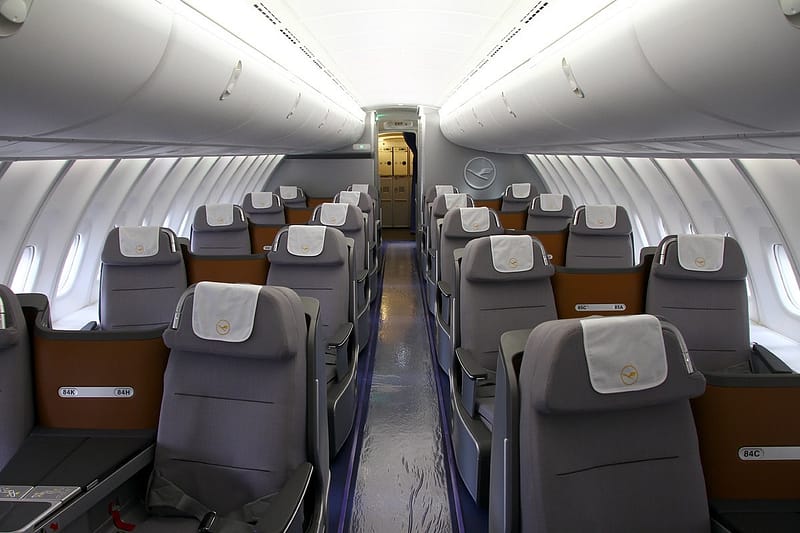 Салон бизнес-класса B-747-838 а/к Lufthansa