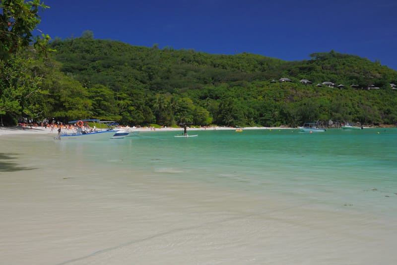 Пляж отеля Constance Ephélia Маэ