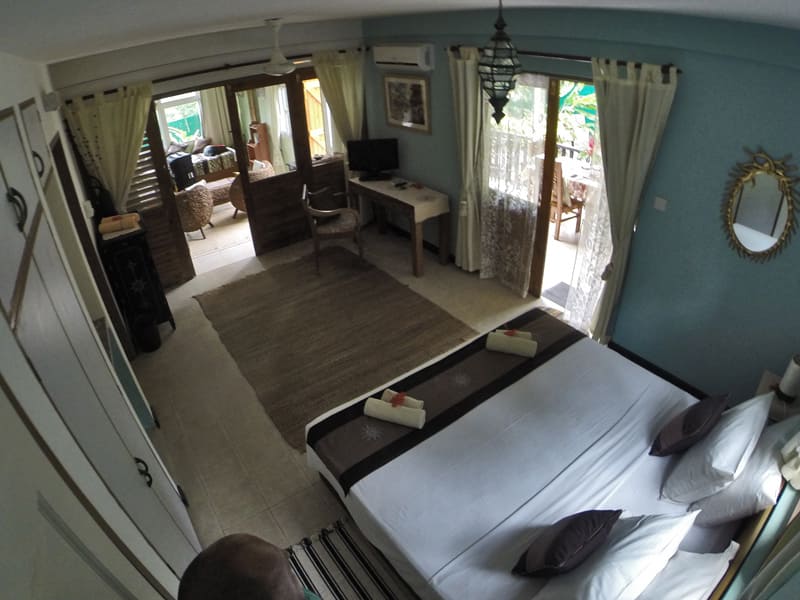 Апартаменты на острове Маэ рядом с пляжем