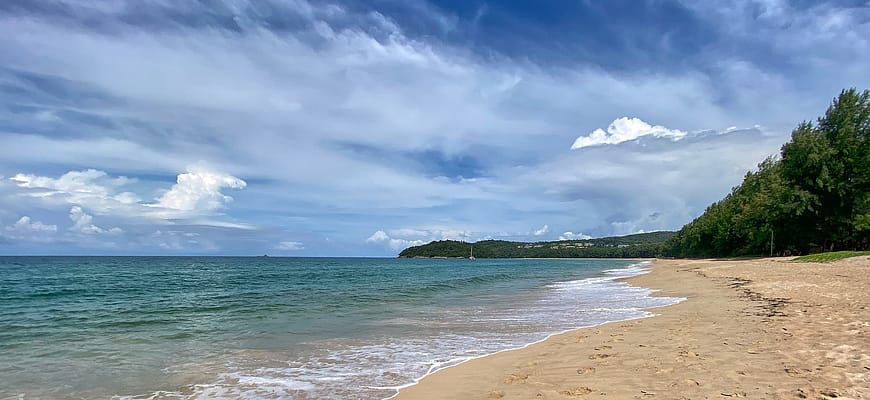 Пляж Лаян в ноябре 2022