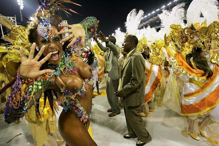 Карнавал в Рио - слабонервным не смотреть (Любительский ролик) | Красотки