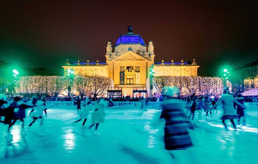Рождественская ярмарка в Загребе Хорватия 2019