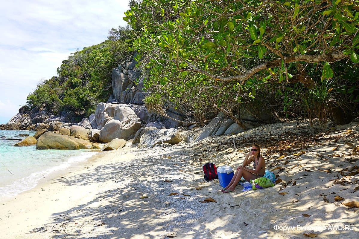 Bubbles Beach Перхентианы