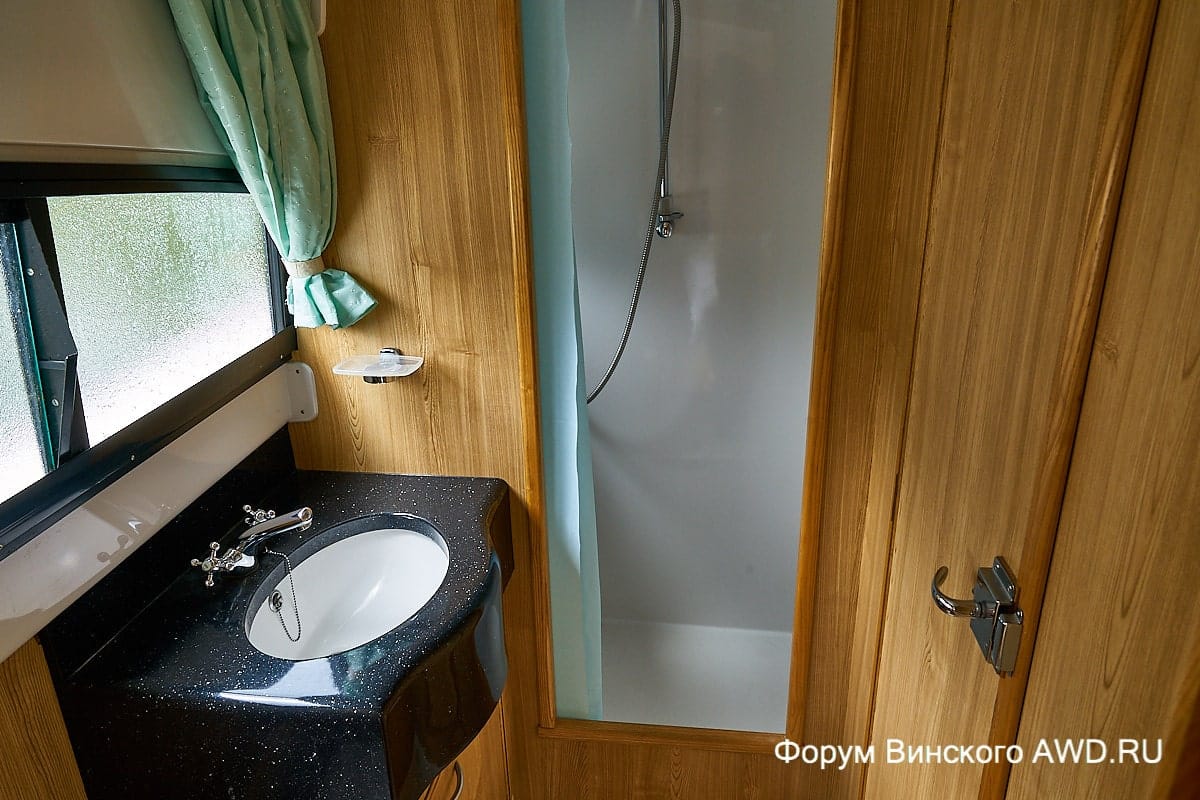 Royal Mystique внутри